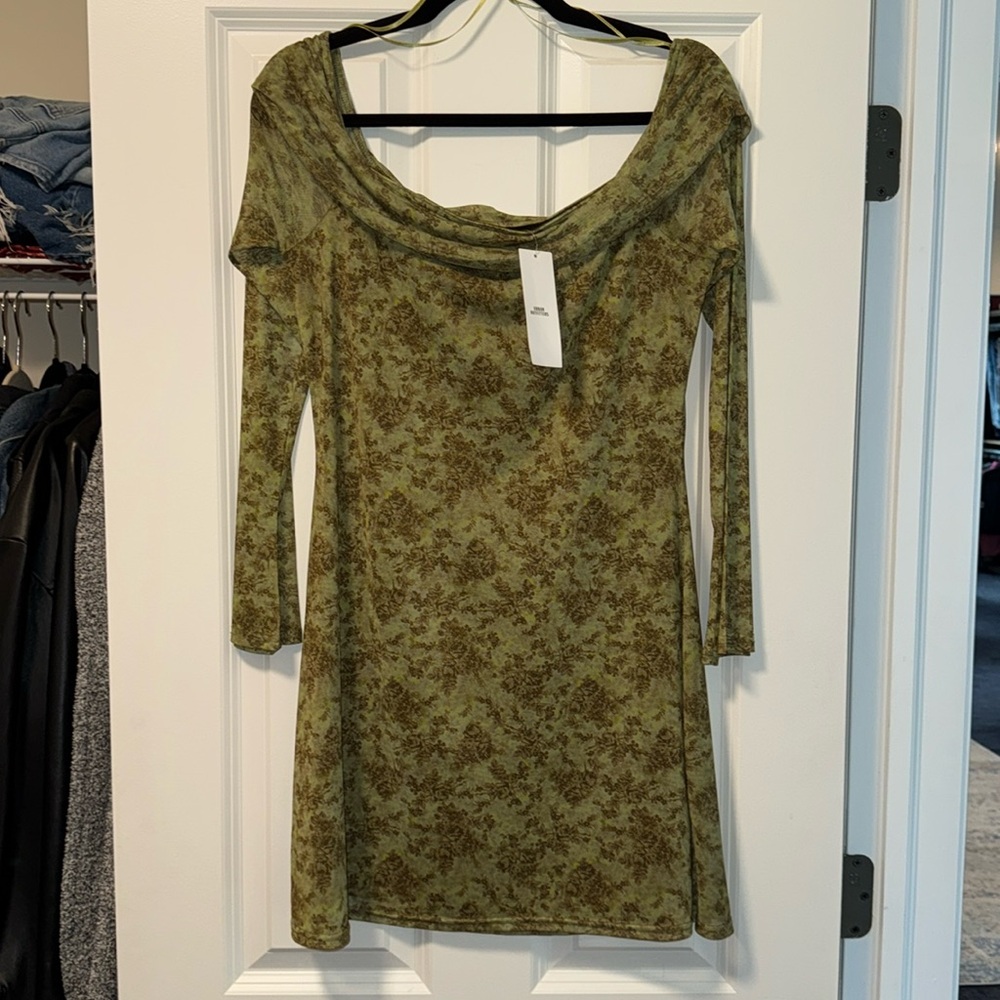 NWT Urban Outfitters long sleeve mini dress, off the shoulder, women’s Large.